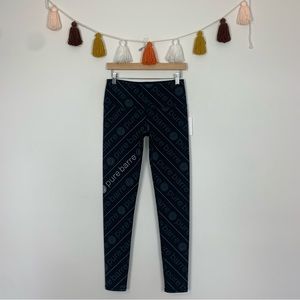 NWOT Pure Barre Chevron Print Black Grey Tight Leggings Large